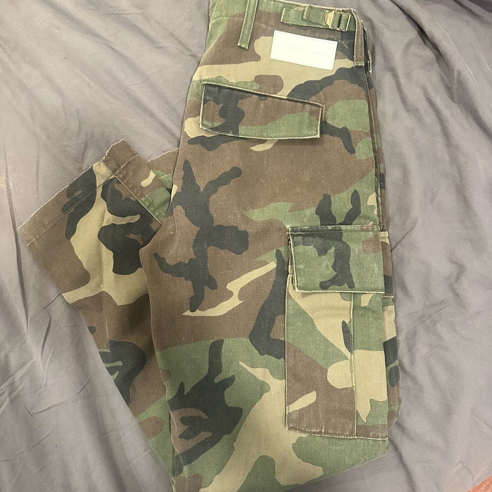 Re/Done Camouflage Cargo Pants